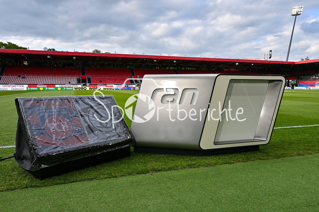 1. FC Heidenheim - SV Elversberg 07 | Es ist angerichtet in Heidenheim / RAN / SAT 1 / Symbolbild / Relegation Bundesliga: 1. FC Heidenheim - SV Elversberg 07, Voith-Arena am 22.05.2025 / DFL REGULATIONS PROHIBIT ANY USE OF PHOTOGRAPHS AS IMAGE SEQUENCES AND/OR QUASI-VIDEO