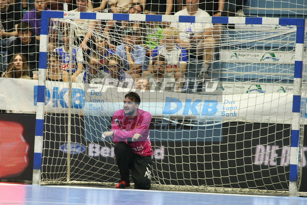 VFL Gummersbach -  FrischAuf Göppingen | Danierl Rebmann (lila Trikot)  - © Sportfoto-Sale (MK) - Realisiert mit Pictrs.com