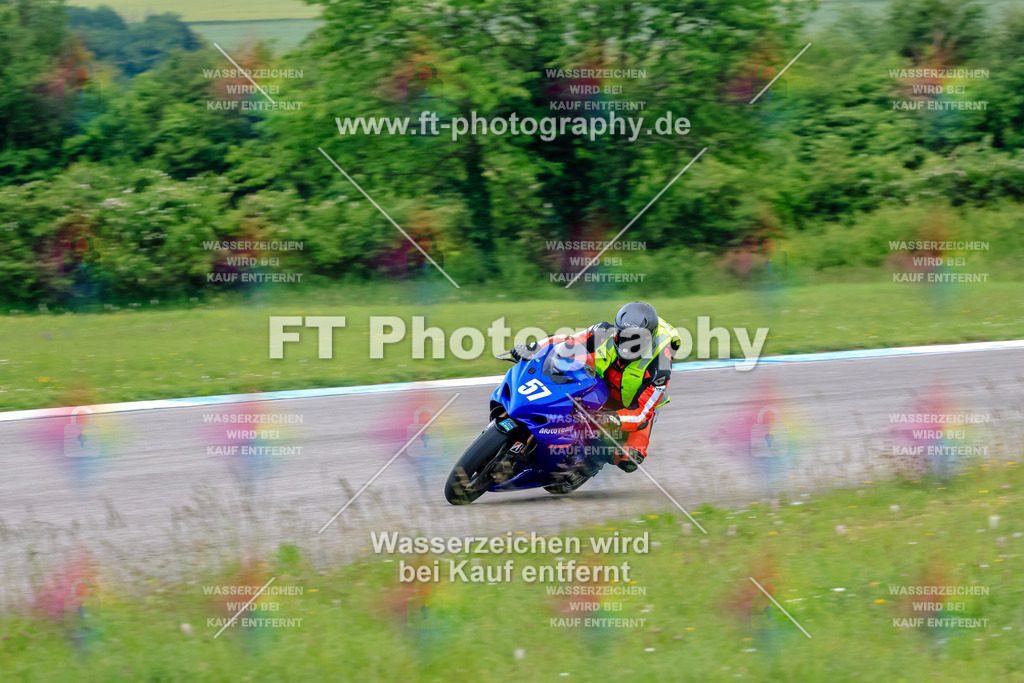 MotoTeam-3135 | Hier findet Ihr Bilder von Touristenfahrten auf der Nürburgring Nordschleife oder von anderen Veranstaltungen die ich besucht habe. Viel Spass beim Durch Schauen 