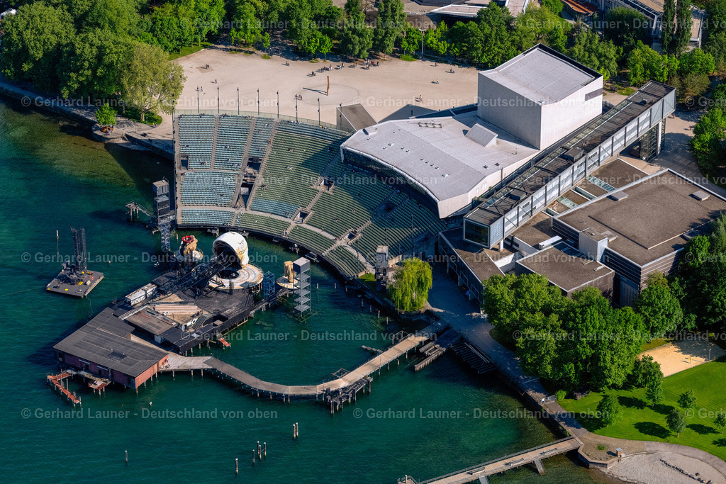 4028168 | BREGENZ 17.05.2020 Konstruktion des Bauwerkes der Freilicht- Bühne " Seebühne Bregenz " in Bregenz am Bodensee in Vorarlberg, Österreich.