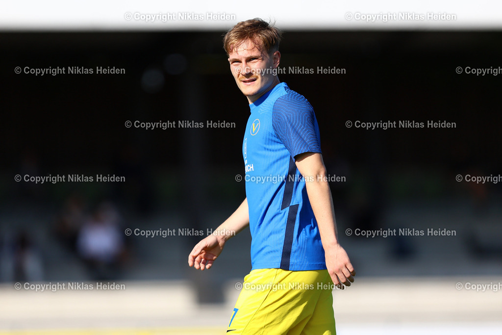 NH_NikolaTesla_SCVictoriaHamburg_OberligaHamburg_28092025 | #7 Luca Joel Palzer (SC Victoria Hamburg)Fußball I Herren I Gamesright Oberliga Hamburg I Saison 2025-2026  I 10. Spieltag I Nikola Tesla - SC Victoria Hamburg I 28.09.2025 I Sportplatz Vorhornweg