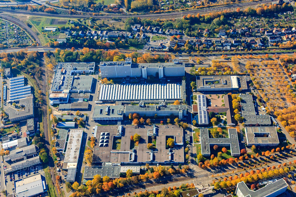 Luftbild: Siemens AG, Fertigungs- und Entwicklungsstandort Karlsruhe im Ortsteil Knielingen in Karlsruhe im Bundesland Baden-Württemberg in Deutschland. Foto: IMG_35208.jpg vom 31.10.2010 durch Werner Riehm/FLY-FOTO.deKarlsruhe | Fertigungs- und Entwicklungsstandort - Siemens | Siemens
