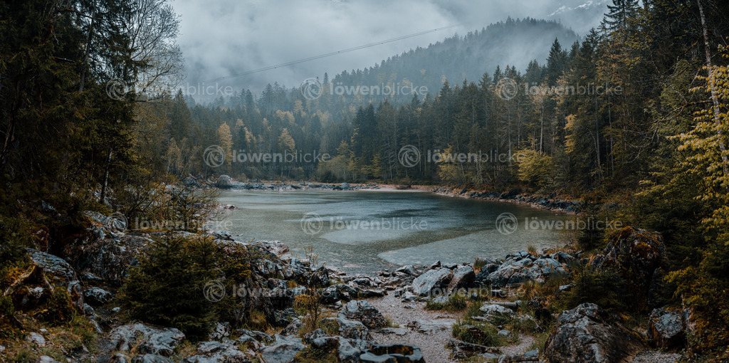 Frillensee beim Eibsee im Nebel und Regen | löwenblicke | shop