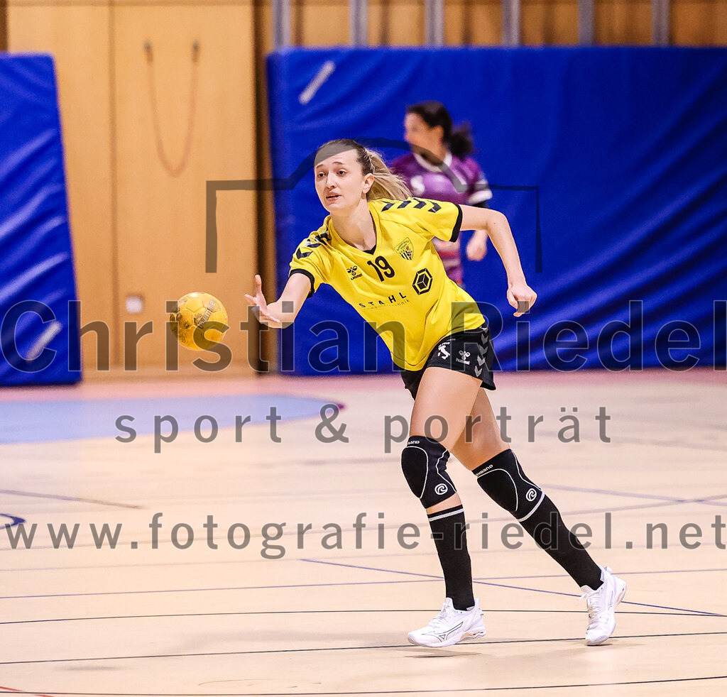 2025-01-11_013_SpVgg_Altenerding_gegen_HF_Scheyern | Erding, Deutschland, 11.01.2025:Handball, Bezirksoberliga Frauen Altbayern 2024 / 2024, 10. Spieltag, SpVgg Altenerding gegen HF Scheyern, Endergebnis: 20:23Kathrin Fink (HF Scheyern, #19)Foto: Christian Riedel / fotografie-riedel.net