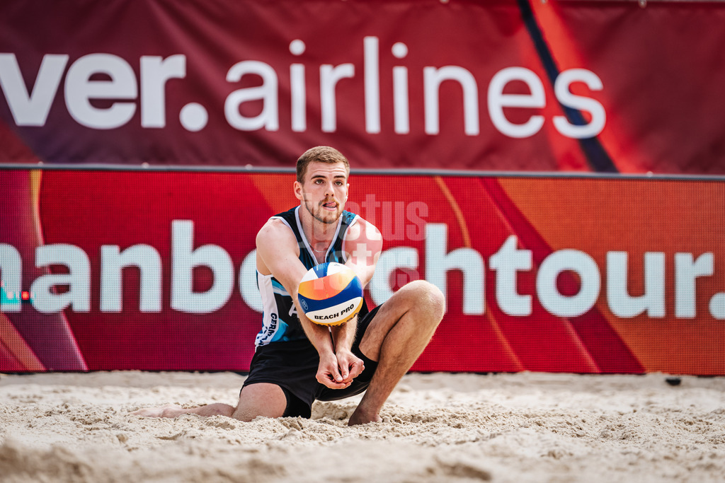 Beachvolleyball | Männer | German Beach Tour 2024 | Tourstop Bremen | 06.06.2024 | Luis Henrichs bei der Annahme