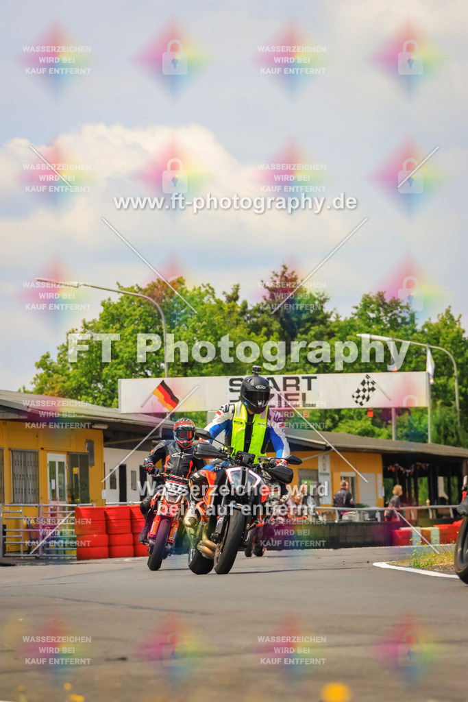 _DSK2429 | Hier findet Ihr Bilder von Touristenfahrten auf der Nürburgring Nordschleife oder von anderen Veranstaltungen die ich besucht habe. Viel Spass beim Durch Schauen 