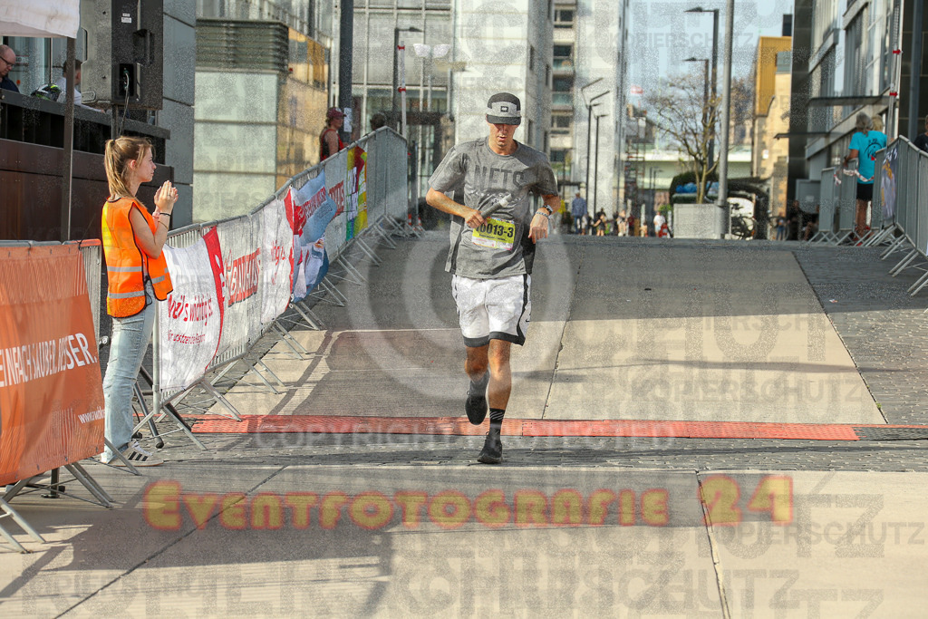 250920_1552_EX1_0776 | Sportfotografie im Rhein-Sieg Kreis, Köln, Bonn, NRW, Rheinland Pfalz, Hessen, etc. Unser Tätigkeitsfeld umfasst den Laufsport vom Volkslauf über den Marathon, Duathlon, Triathon bis zum Ultralauf wie Kölnpfad Ultra oder Schindertrail.