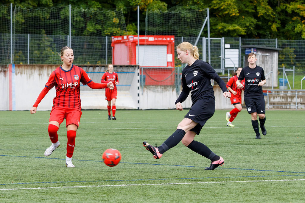 FCHHOH_251005_7267 | 1.FC Heidenheim 1846 II vs. SGM Hohenmemmingen/Sontheim, Fußball, Frauen, Bezirksliga, 2025/2026, 4. Spieltag, 05.10.2025 in Heidenheim, Kunstrasen b. Voith-Arena West(Foto: Michael Bulling) - Realisiert mit Pictrs.com