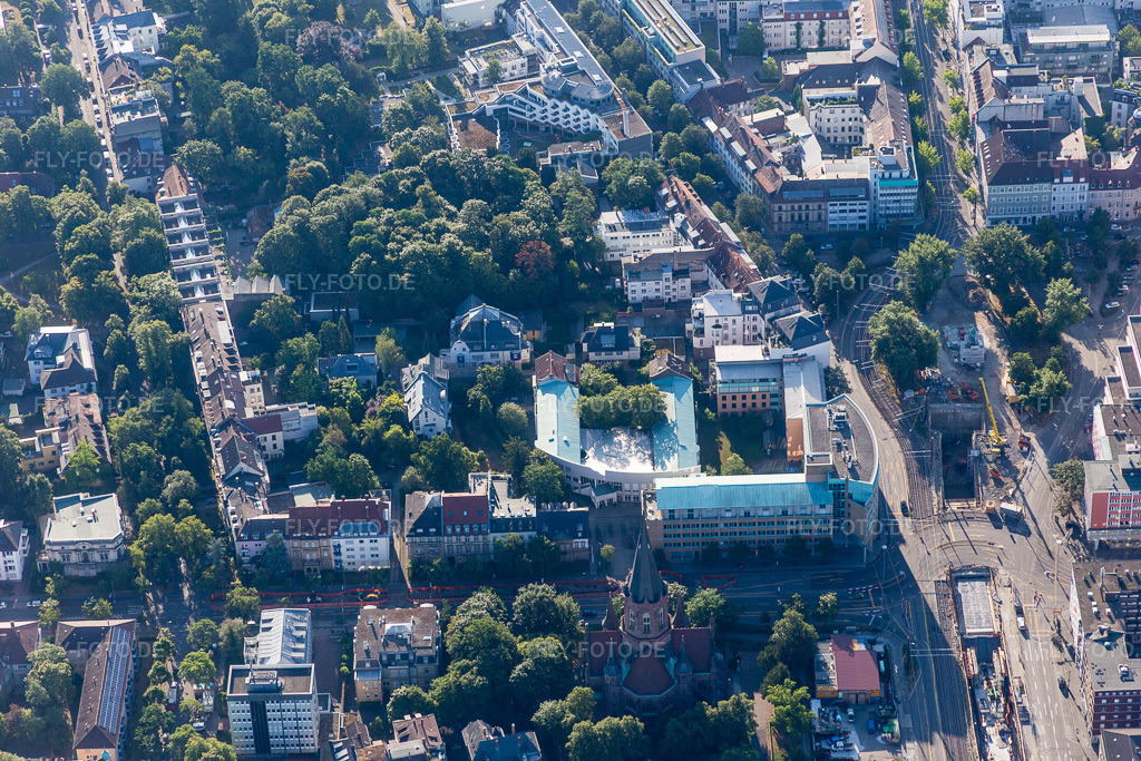 Luftbild: Baustelle mit Tunnelführungsarbeiten für die Streckenführung und den Verlauf der U-Strab am Kaiserplatz/Mühlburger Tor im Ortsteil Innenstadt-West in Karlsruhe im Bundesland Baden-Württemberg in Deutschland. Foto: IMG_083873.jpg vom 26.07.2015 durch Werner Riehm/FLY-FOTO.de