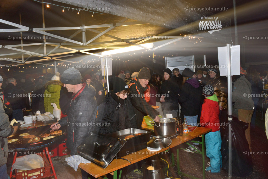 -news-2022-Dez05-Nikolo-Einzug-Lechaschau-WTV_6418 | Info aus dem Bezirk Reutte/Ausserfern Tirol sowie eine umfangreiche Bilddatenbank über die gesamte Region: Lechtal, Talkessel Reutte, Tannheimertal, Zwischentoren. Lech, Plansee, Zugspitze, Grenztunnel, B179, Fernpassstraße, Verkehr, Lawinen, Tradition, - Realisiert mit Pictrs.com