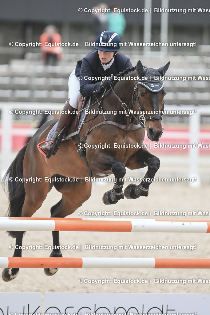 20230514_CCI4_Springen_0254 | equistock