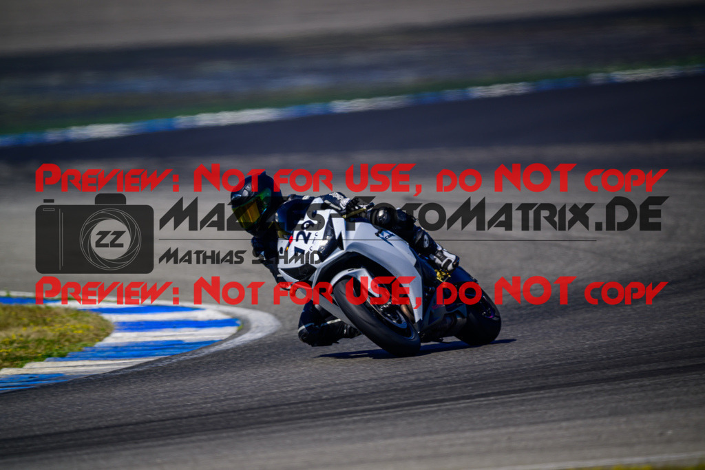 MaZZes_Fotomatrix_20250407_6007705_5755 | ROT