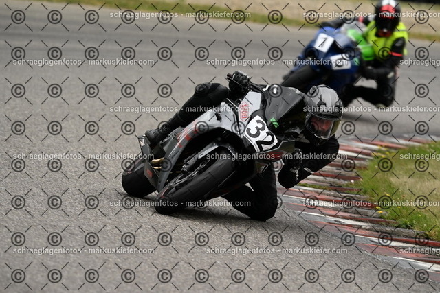 25bt02-1307 | markuskiefer.com - Realisiert mit Pictrs.com