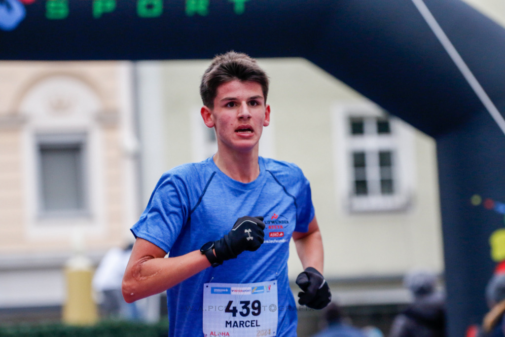 AW_20231231awmac8638 | WELS, 31.12.2023, Sparkasse Silvesterlauf Wels 2023 , Image shows: Photo: WAPICS / Andreas Willdoner