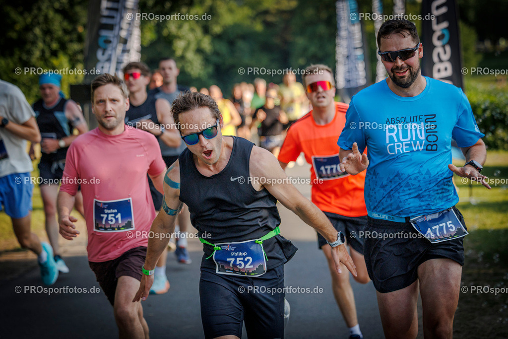Sparda-Bank Nachtlauf Bonn; Bonn, 18.06.2025 | Impressionen vom Sparda-Bank Nachtlauf Bonn am 18.06.2025 in Bonn (Nordrhein-Westfalen). 