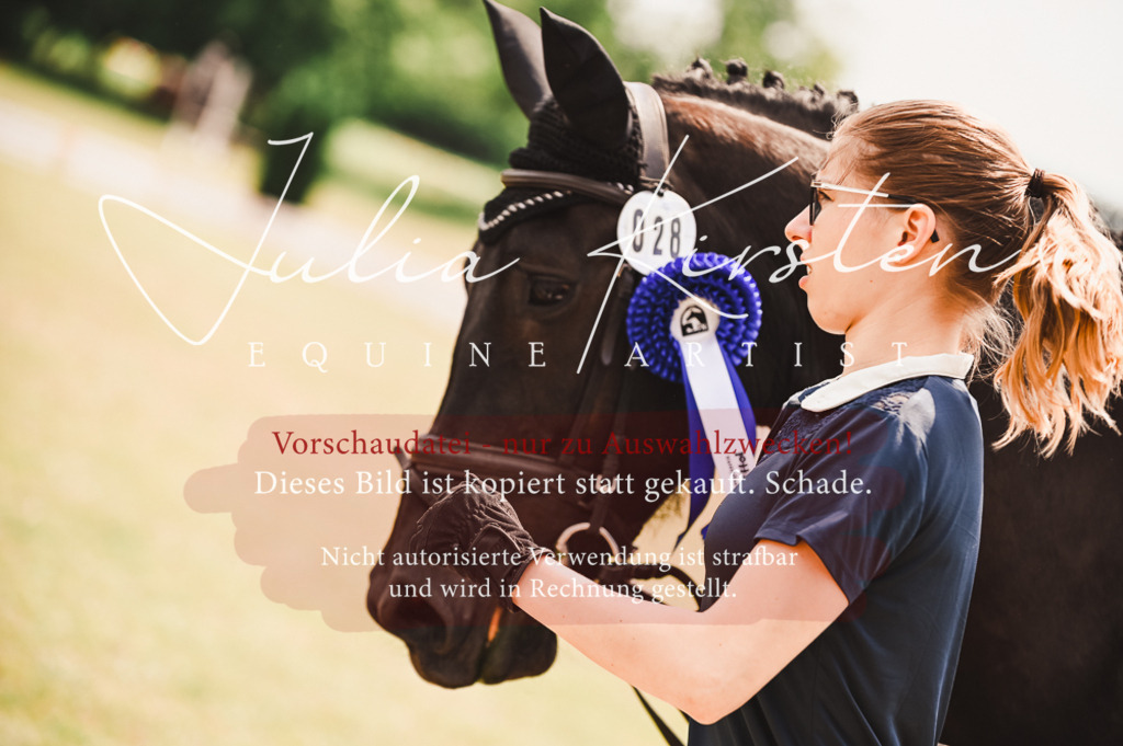 DSC_6444 | Pferde- und Turnierfotografie in Westsachsen. Pferdeportraits, Auftragszeichnungen und intuitive Kunst.