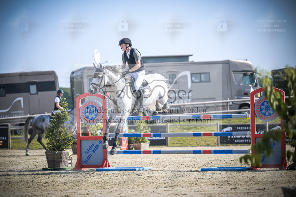 DOS_2592 | Entdecke hochwertige Reitturnierfotos von Foto Oger. Professionell, emotional und authentisch – jetzt Lieblingsmomente im Shop bestellen. - Realisiert mit Pictrs.com