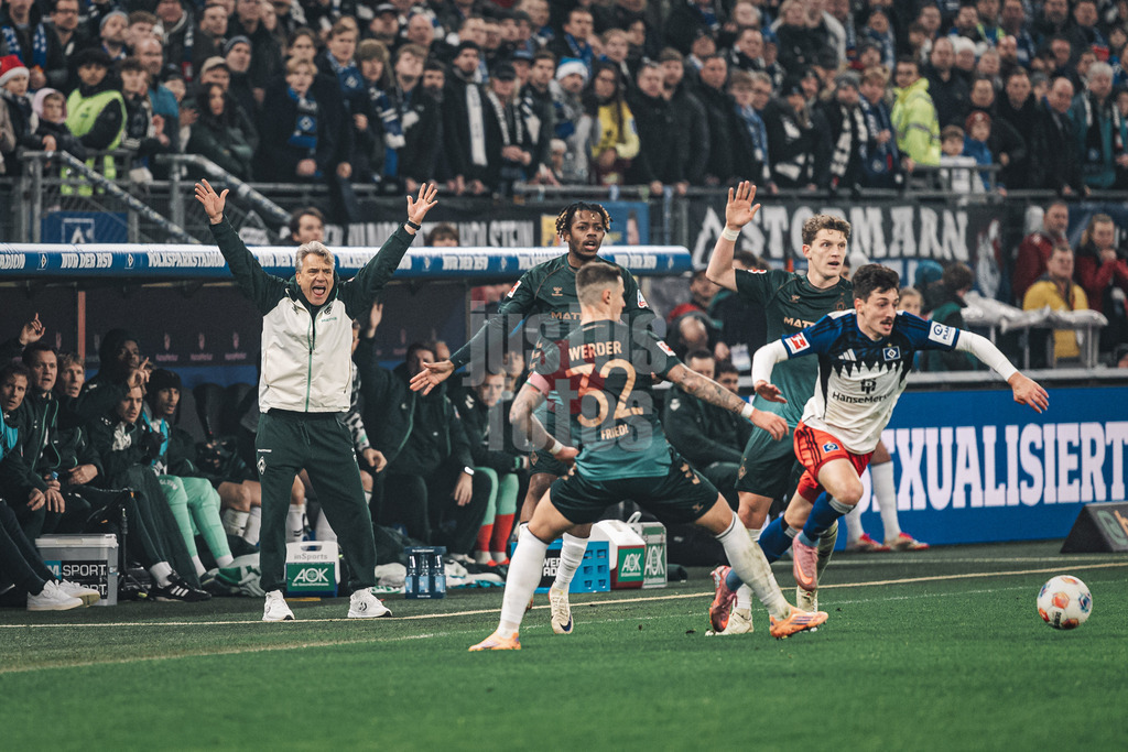Fußball | Männer | Saison 2025/2026 | 1. Fußball-Bundesliga | 13. Spieltag | Hamburger SV vs. SV Werder Bremen | 07.12.2025 | Trainer Horst Steffen (SV Werder Bremen) beschwert sich