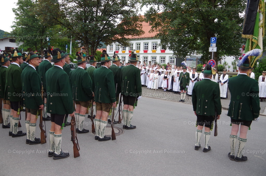 IMGP5792 | fotografiert von Axel PollmannLeonhardi Wallfahrt Benediktbeuern und Murnau, Fronleichnam, Fasching, Landschaft im Loisachtal und Benediktbeuern  - Realisiert mit Pictrs.com