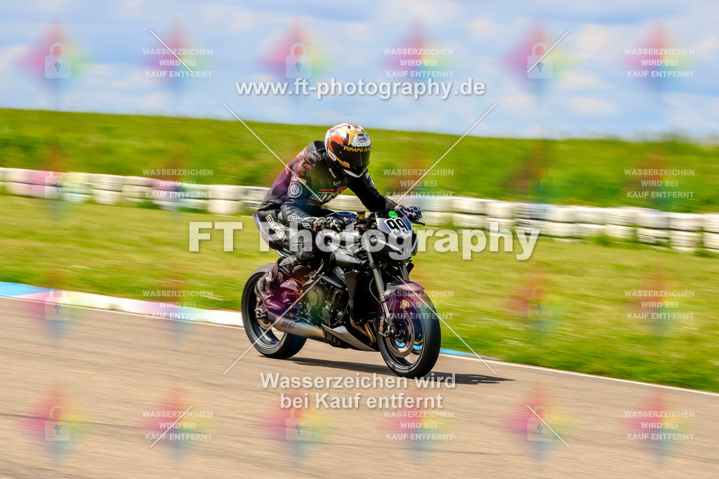 MotoTeam-0641 | Hier findet Ihr Bilder von Touristenfahrten auf der Nürburgring Nordschleife oder von anderen Veranstaltungen die ich besucht habe. Viel Spass beim Durch Schauen 