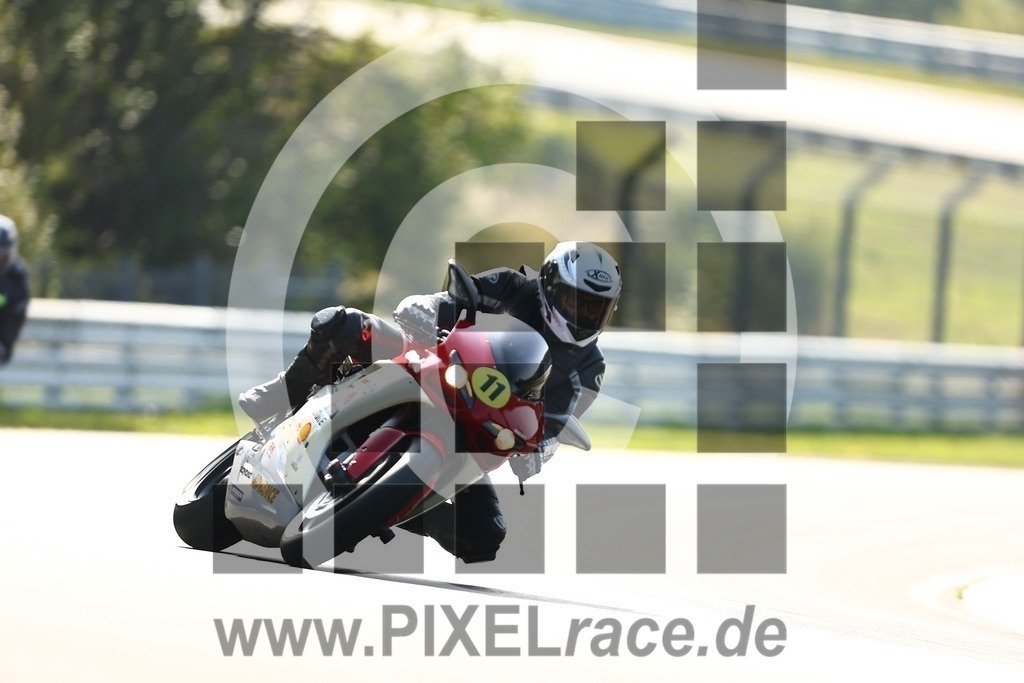 inst11-20250813_00638 | Schöne Erinnerungen an spannende Momente - das festzuhalten ist unser Job. PIXELrace.de ist seit 2003 auf den Rennstrecken Europas unterwegs um die Action draußen beim Fahren und die wunderbare Stimmung imm Fahrerlager für euch einzufangen.