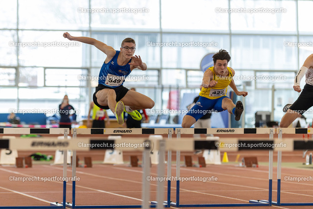 Leichtathletik I Landeshallenmeisterschaften 048 | v.l. Ben Haubrich (TSV St.Peter-Ording), Marek Carstensen (LG Flensburg) - Realisiert mit Pictrs.com
