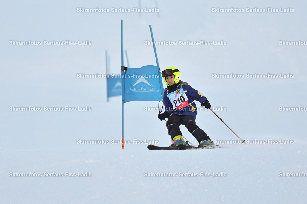 SRF_25.12.2025_0034 | Skirennfotos,Serfaus,Fiss,Ladis,Kinderskirennen,Winter,Tirol,Oberland,skirace,SFL,feelfree,weil wir's genießen,ski,Ski,skifahren,Sonnenplateau, - Realisiert mit Pictrs.com