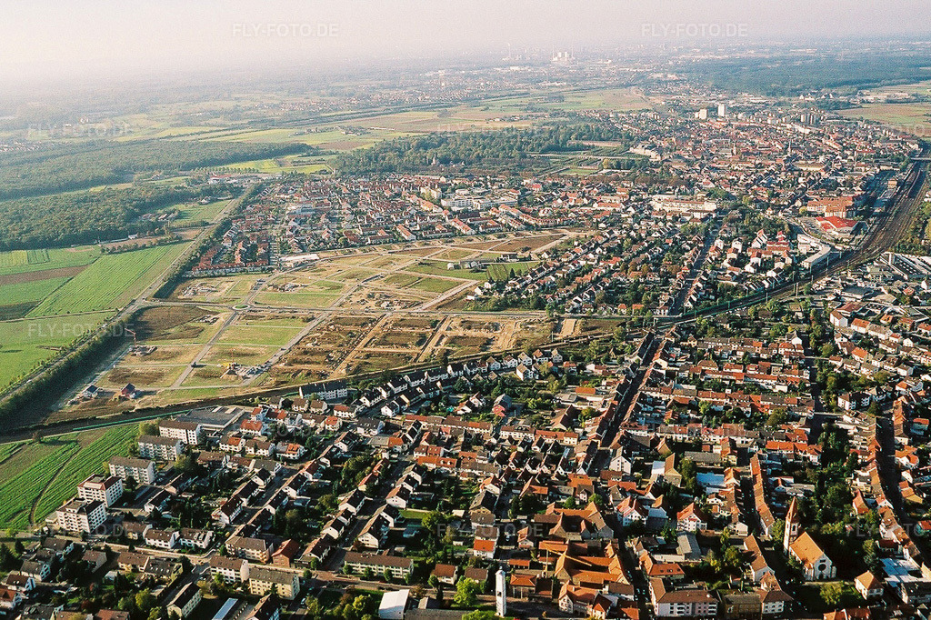 Luftbild: Neubaugebiet Lessingstraße in Erschliesung in Oftersheim im Bundesland Baden-Württemberg in Deutschland. Foto: NEG564433.jpg vom 18.10.2005 durch Werner Riehm/FLY-FOTO.de