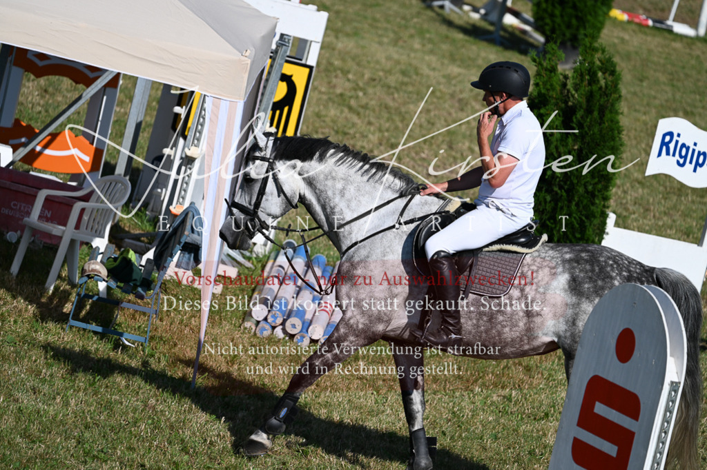 DSC_2253 | Pferde- und Turnierfotografie in Westsachsen. Pferdeportraits, Auftragszeichnungen und intuitive Kunst.