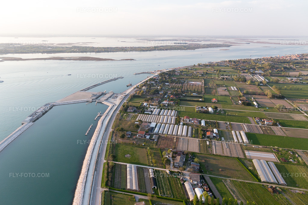 Aerial view: View of the town in Punta Sabbioni in the state Veneto, Italy.Photo: IMG_098269.jpg taken on 04/03/2017 by Werner Riehm/FLY-FOTO.comResolution of the original: 5334 x 3556 px