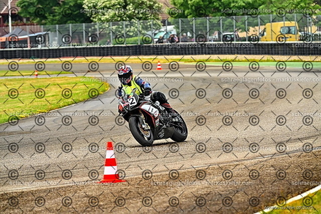 25bt02-0052 | markuskiefer.com - Realisiert mit Pictrs.com