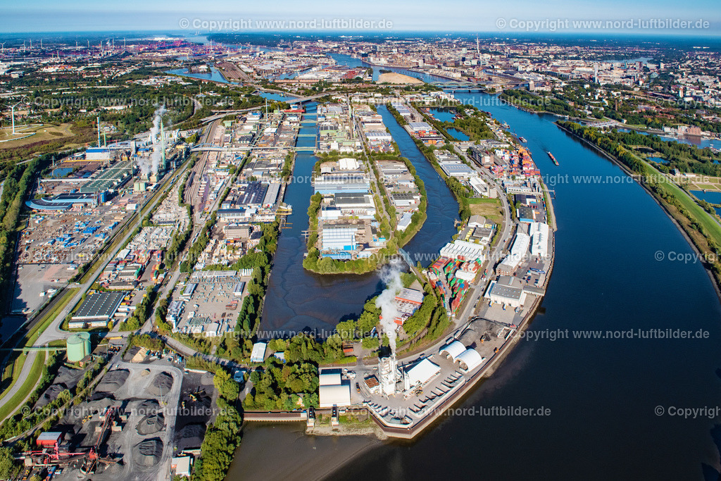 Hamburg_Peute_Gewerbegebiet_ELS_3623220922 | HAMBURG 22.09.2022 Industrie- und Gewerbegebiet an der Peutestraße - Hovestraße - Müggenburger Hauptdeich entlang des Flussverlaufs der Norderelbe im Ortsteil Veddel in Hamburg, Deutschland. // Industrial and commercial area on Peutestrasse - Hovestrasse - Mueggenburger Hauptdeich in the district Veddel in Hamburg, Germany. Foto: Martin Elsen