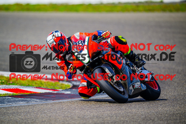 MaZZes_FotoMatrix_240911_6007705_4040 | WEISS