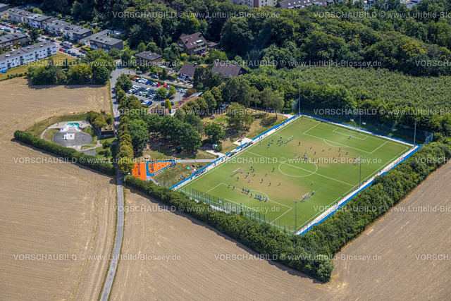 Velbert220803409Neviges | Luftbild, Sportanlage und Sportplatz Schanzenweg, Skaterbahn Siepen, Neviges, Velbert, Ruhrgebiet, Nordrhein-Westfalen, Deutschland