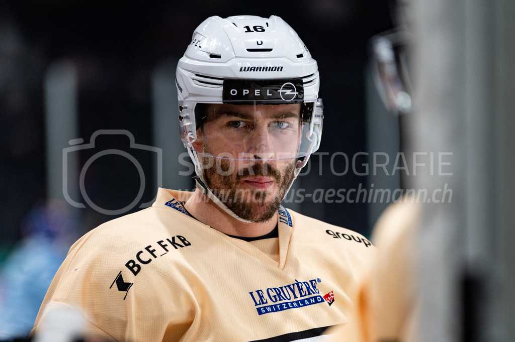 Swiss National League: Semifinals Game 4: ZSC Lions - Fribourg-Gotteron | 14.04.2022, Zürich, Hallenstadion, Swiss National League: Semifinals Game 4: ZSC Lions - Fribourg-Gotteron, #16 Raphael Diaz (Fribourg). - Realisiert mit Pictrs.com