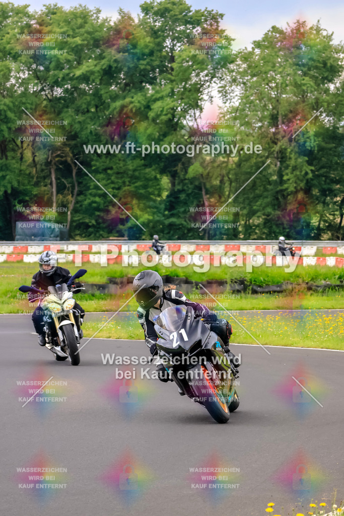 VBK-7350 | Hier findet Ihr Bilder von Touristenfahrten auf der Nürburgring Nordschleife oder von anderen Veranstaltungen die ich besucht habe. Viel Spass beim Durch Schauen 
