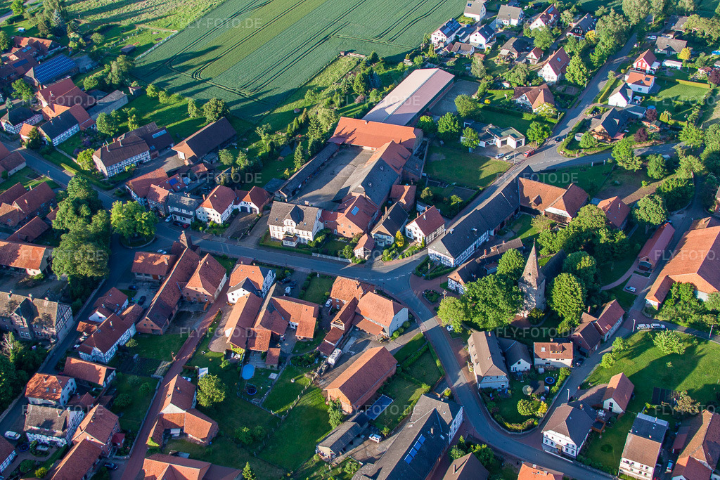 Luftbild: Ortsansicht von Westen im Ortsteil Hajen in Emmerthal im Bundesland Niedersachsen in Deutschland. Foto: IMG_65014.jpg vom 23.05.2014 durch Werner Riehm/FLY-FOTO.de