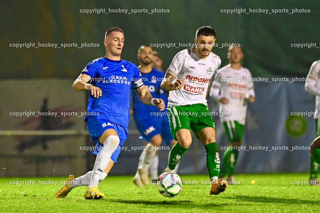 SAK vs. SV Donau  | #24 Zoran Vukovic SAK, #10 Yosifov Svetlozar Angelov SAK, #23 Amer Krcic SV Donau, SAK vs. SV Donau , SAK vs. SV Donau  am 27.09.2024 in Klagenfurt (Sportpark Welzenegg), Austria, (Photo by Bernd Stefan)