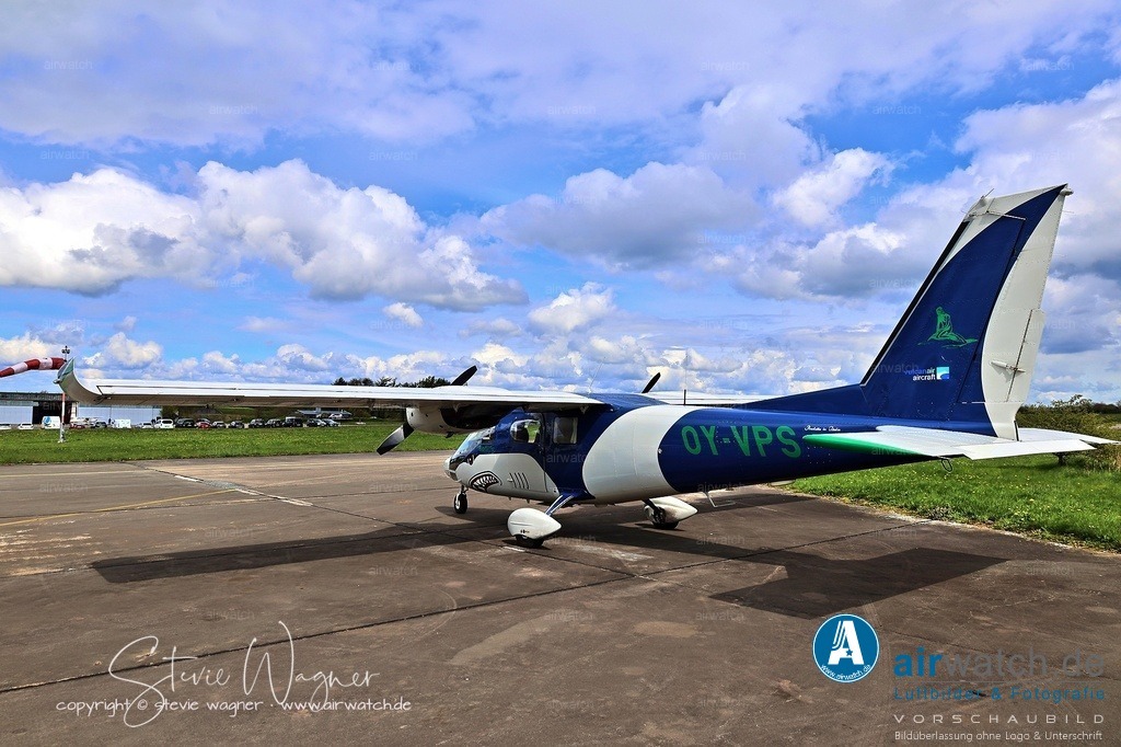 Weiterentwicklungen bei Partenavia - airwatch.de | P.68 Observer 2 (1989): Grundlegende Überarbeitung mit erhöhtem Start- und Landegewicht (2.084 kg MTOW), Winglets an den Flügelenden, neu gestaltetem Cockpit und vergrößertem Fahrwerk.  Zulassung am 30. November 1989