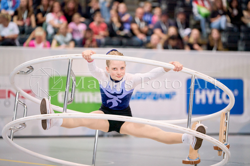 A-DSC01349 | Professionelle Sportfotografie in Hamburg, Schleswig-Holstein und Niedersachsen – spezialisiert auf Rhönrad, Geräteturnen, Leistungsturnen und rhythmische Sportgymnastik. Bundesweite Begleitung von Rhönrad-Events. Jetzt Sport-Fotos - Realisiert mit Pictrs.com