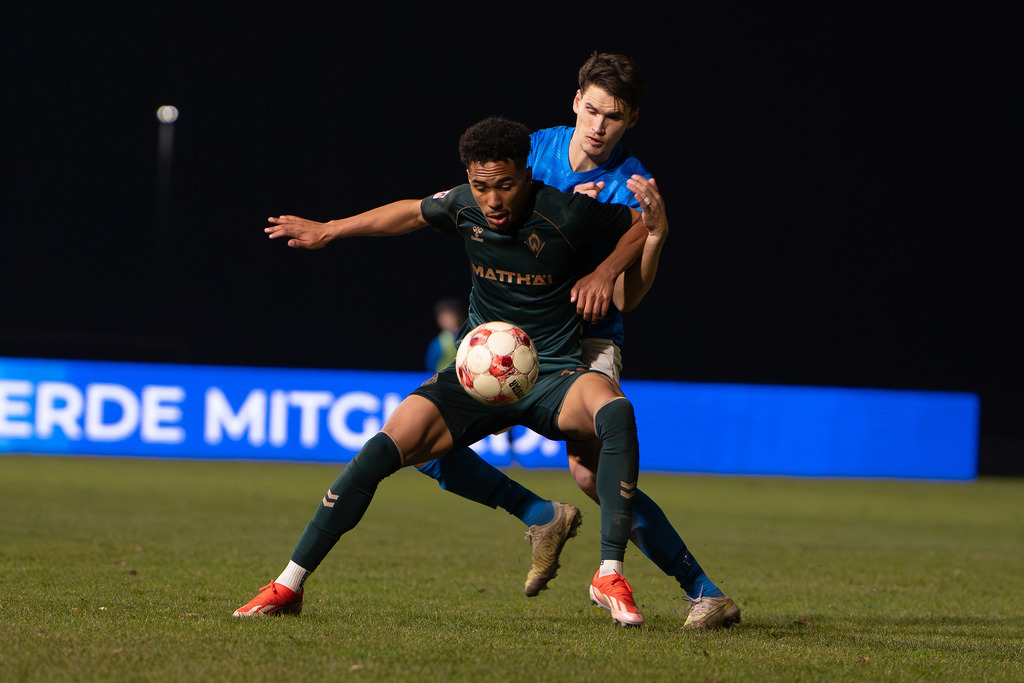 Fußball I Herren I Saison 2025-2026 I Regionalliga Nord I 25. Spieltag I TuS Blau-Weiß Lohne - Werder Bremen II I 6358 | jns.sportfotos - Realisiert mit Pictrs.com