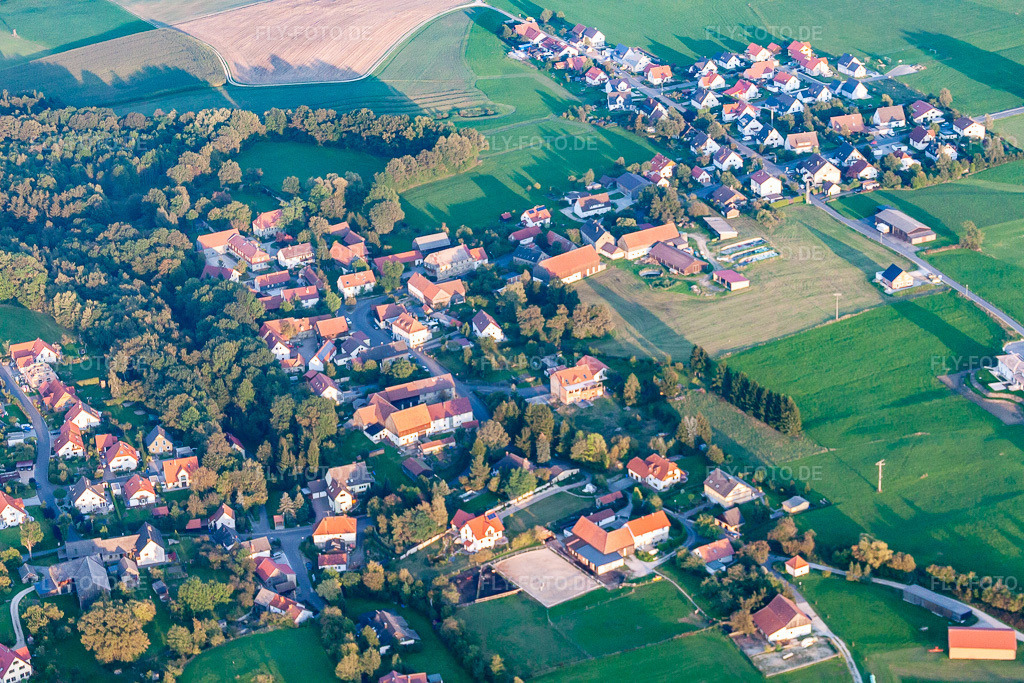 Luftbild: Ortsteil Oberwalz im Ortsteil Oberwaiz in Eckersdorf im Bundesland Bayern in Deutschland. Foto: IMG_45763-1810.jpg vom 25.09.2011 durch Werner Riehm/FLY-FOTO.de