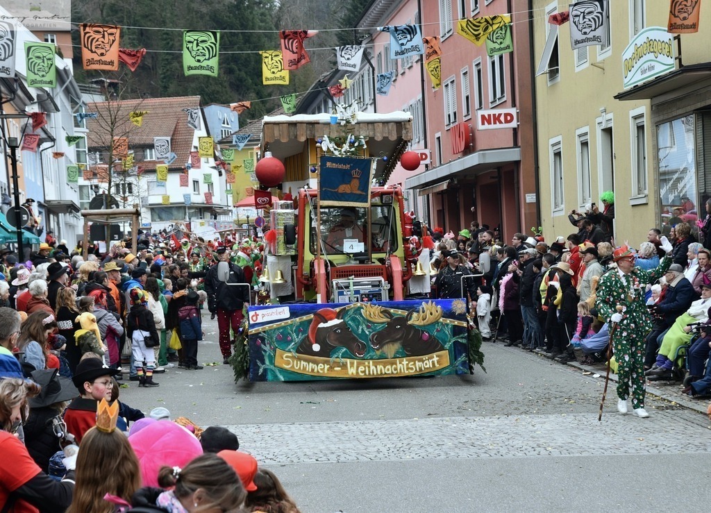 FasMontag _24-072-RA | Fotoblog Schwarzwald, Foto Blog Wiesental, Pfaffenberg, Winterzauber, Zeller Bergland, Zell im Wiesental, Fotoblog Wiesental, Landschaftsfotos, Bilder Wiesental, Natur, Naturbilder, Fastnacht, Zeller Fastnacht, Zeller Fasnacht, Zeller Bergland, Belchen, - Realisiert mit Pictrs.com