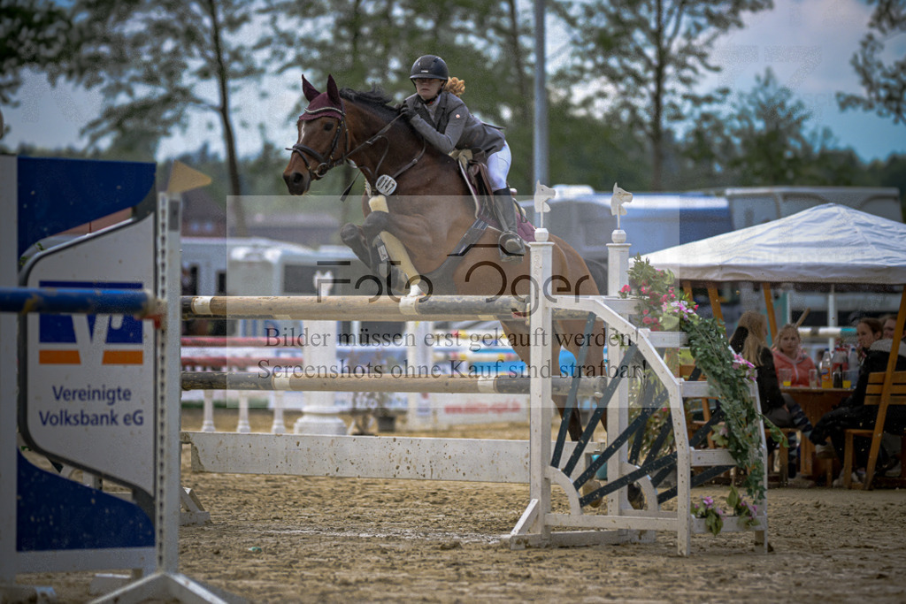 20240505-DOS_2355 | Entdecke hochwertige Reitturnierfotos von Foto Oger. Professionell, emotional und authentisch – jetzt Lieblingsmomente im Shop bestellen.Deutschlandweite Turnierfotografie. - Realisiert mit Pictrs.com