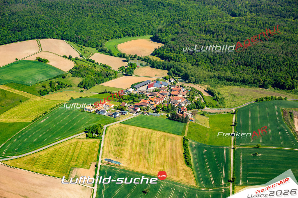 Luftaufnahme von Bischofsheim Zeil am Main Bild- Das Luftbild wurde 2025 vom UL-Flugzeug heraus erstellt ( keine Drohne ) - Hochauflösende Luftaufnahme -Nicht vergleichbar mit Google Maps oder Satelittenbilder- Die Geschenkidee !Mit Lizenz und Bildrechte bestellbar