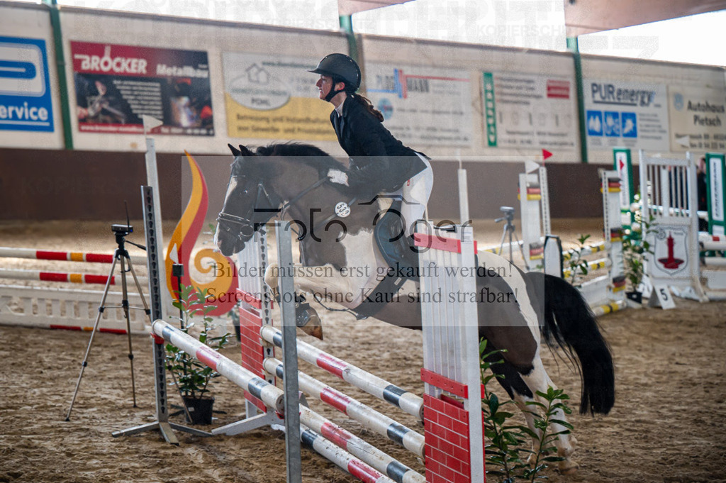 Hallenreittunier Voxtrup 2023 | Entdecke hochwertige Reitturnierfotos von Foto Oger. Professionell, emotional und authentisch – jetzt Lieblingsmomente im Shop bestellen.Deutschlandweite Turnierfotografie. - Realisiert mit Pictrs.com