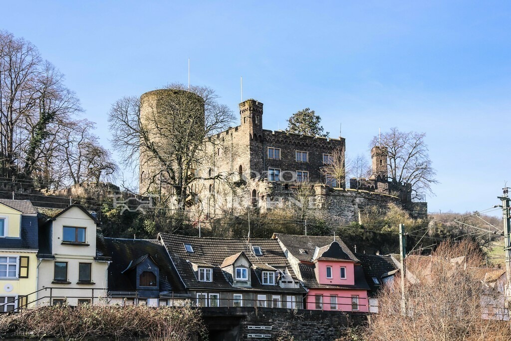 Heimburg Niederheimbach-5126 | Die Heimburg, auch Burg Hohneck genannt, ist eine mittelalterliche Burg in Niederheimbach. - Realisiert mit Pictrs.com