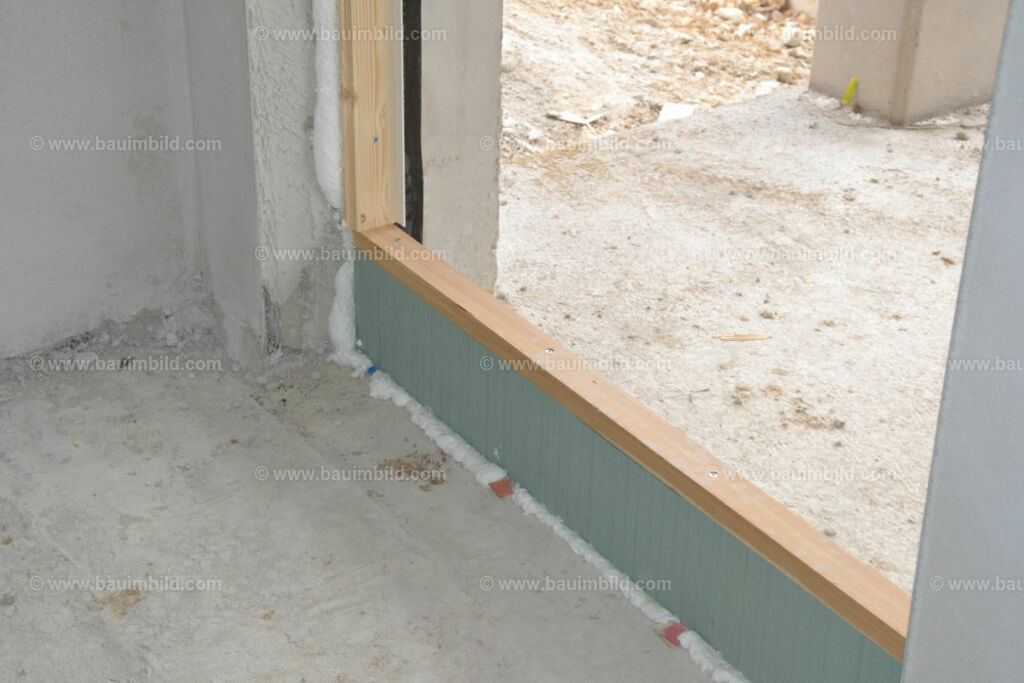 bib-lg18-putzarbeiten-0177 | Nach LV-Leistungsgruppen sortierte Detailfotos über den Bau eines Hauses. Alle Hausbau-Bilder direkt vom Urheber und Autor der Website Haus-Selber-Bauen.com