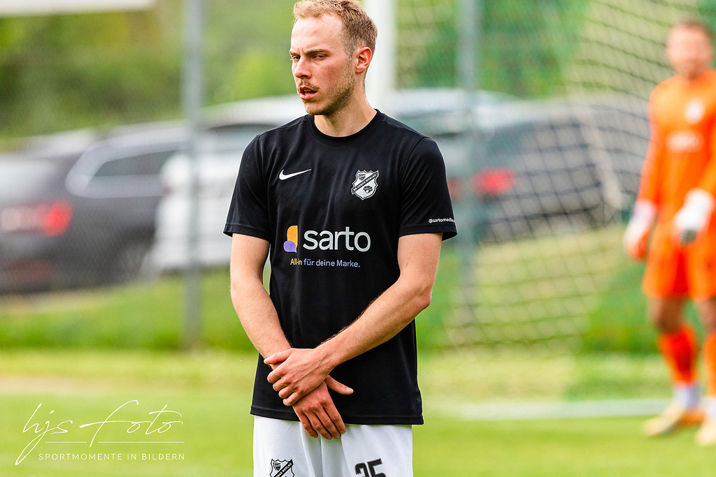 SV Waldesch - SG Urbar-21 | Sportfotografie Hermann-Josef Stoffel - Realisiert mit Pictrs.com