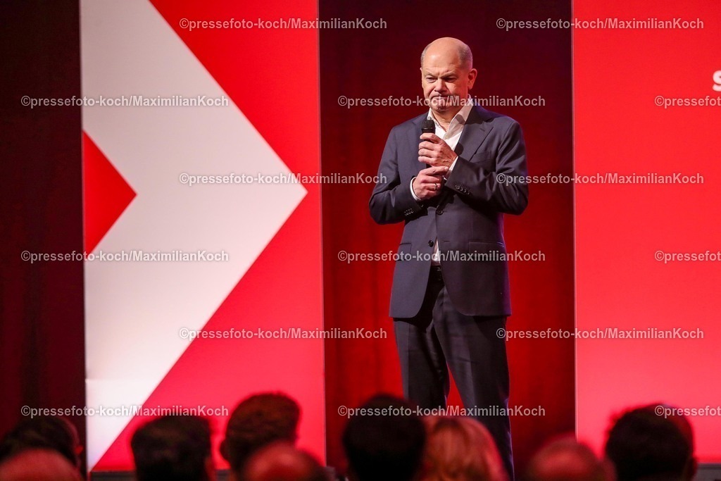 SPD21022502287 | 21.02.2025, Wahlkampfveranstaltung SPD,  Abschlusskundgebung der Sozialdemokratische Partei Deutschlands vor den Bundestagswahlen, Westfalenhalle Dortmund. Im Bild: Bundeskanzler der Bundesrepublik Deutschland und Spitzenkandidat der SPD - Olaf Scholz (SPD)